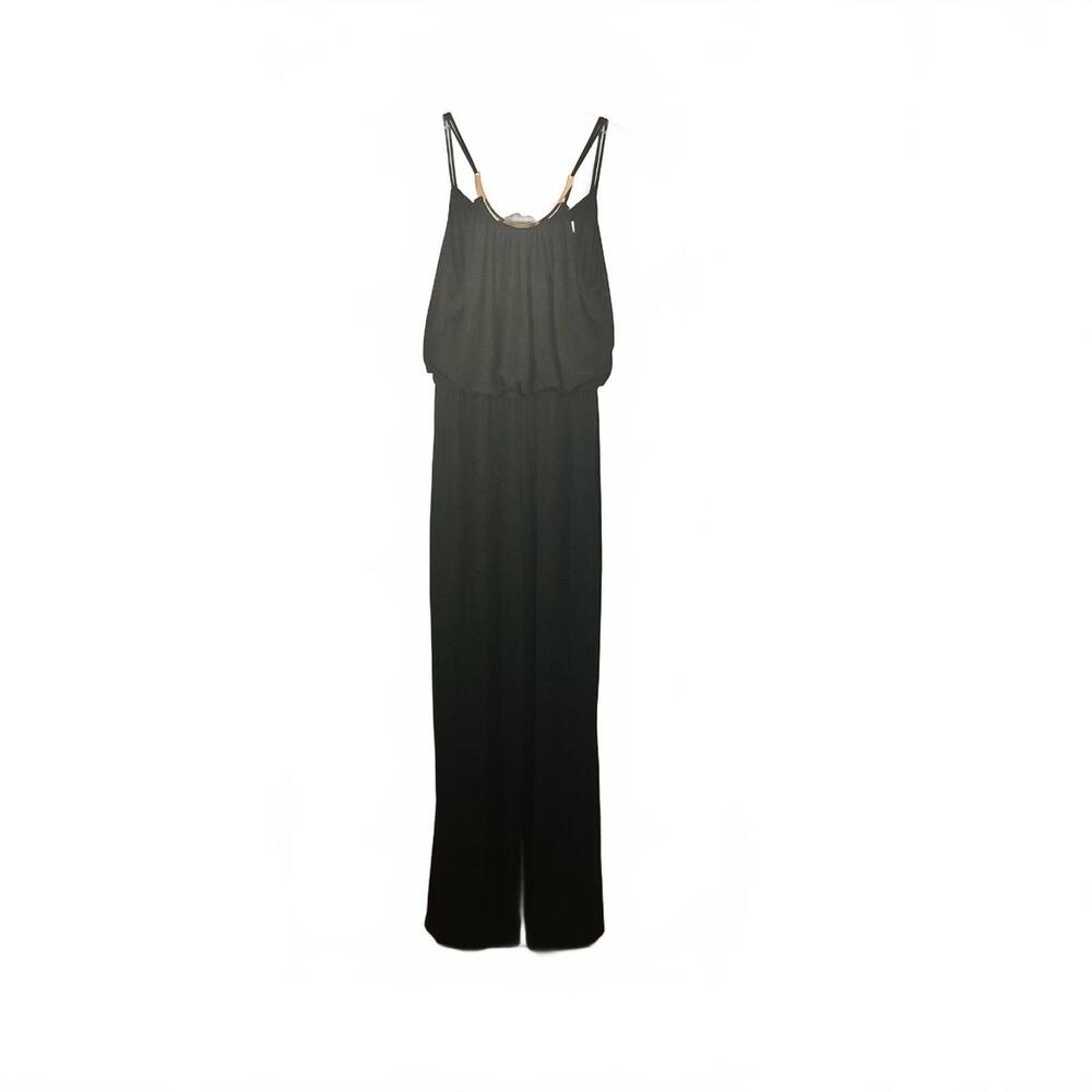 Chic Black Jumpsuit‎ with Elegant Neckline